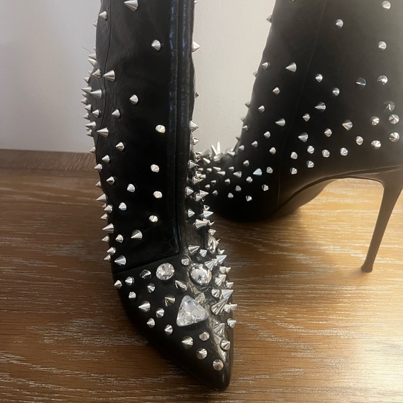 Steve Madden Viceroy Studded Bootie in Black - Picture 4 of 4